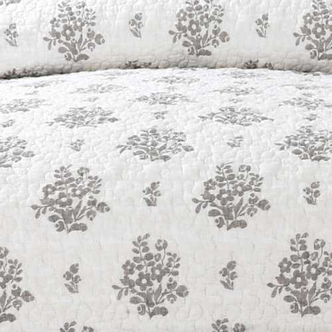 Image of King 4-Piece Reversible Floral Cotton Quilt Set with Decorative Pillow and 2 Shams