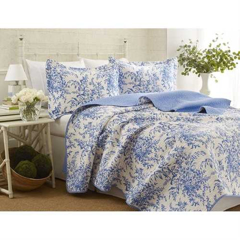 Image of King size 100-Percent Cotton Quilt Bedspread Set with Blue White Floral Leaves Pattern