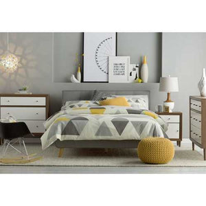 Queen Mid-Century Grey Upholstered Platform Bed with Button-Tufted Headboard